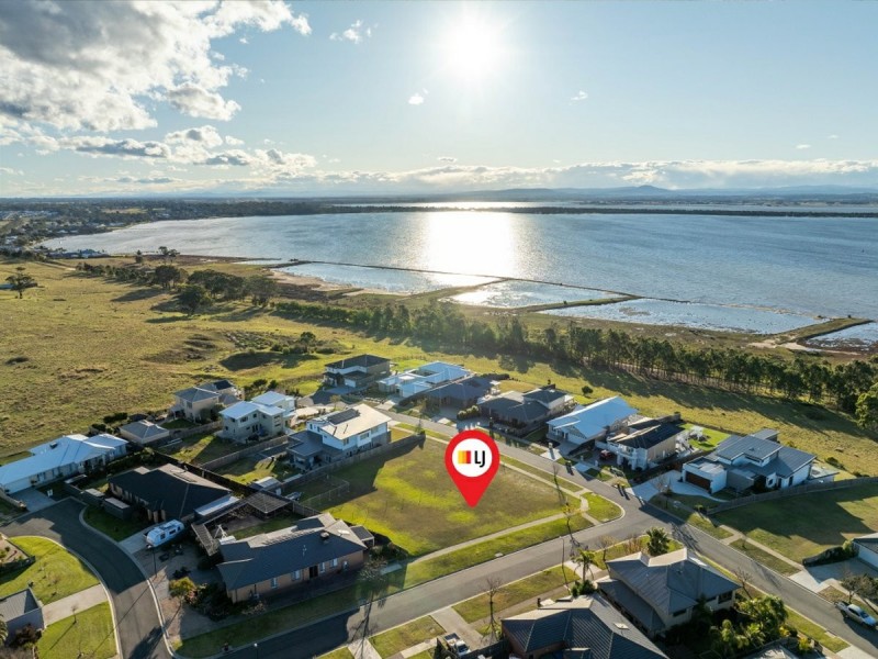 39 Eagle Bay Terrace, Paynesville VIC 3880