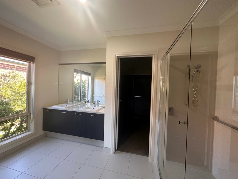 19 Windemere Terrace, Paynesville VIC 3880