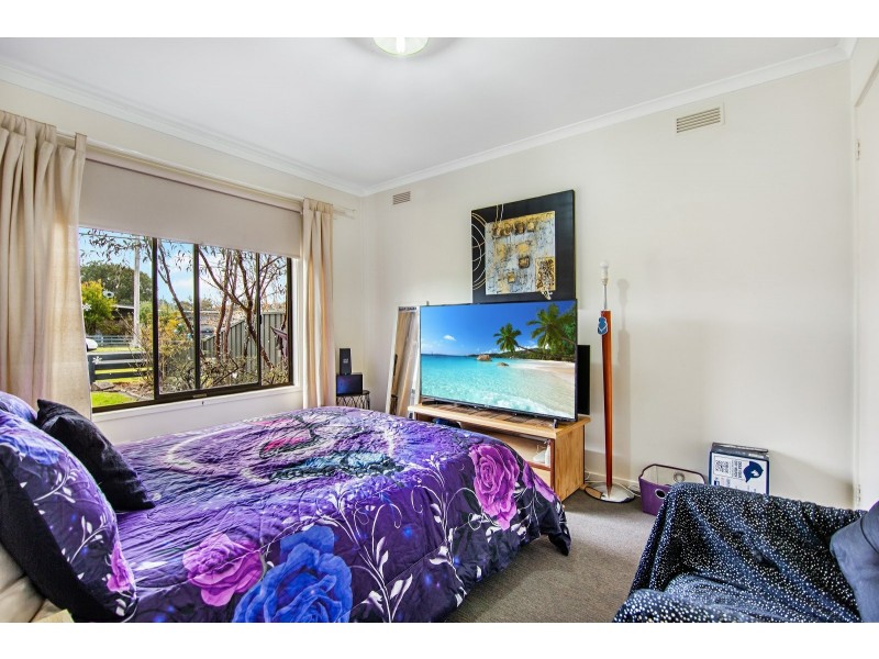 27 Bay Road, Eagle Point VIC 3878