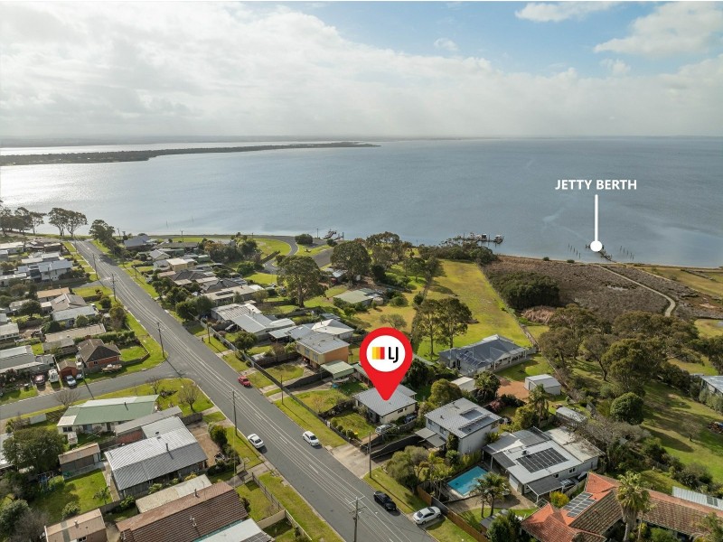 27 Bay Road, Eagle Point VIC 3878