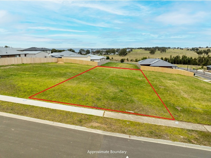 49 Houghton Crescent, Eagle Point VIC 3878
