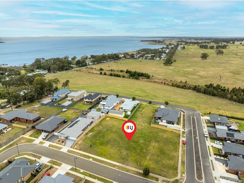 49 Houghton Crescent, Eagle Point VIC 3878