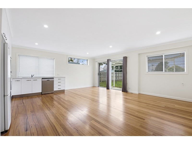 16 Cumming Street, Paynesville VIC 3880