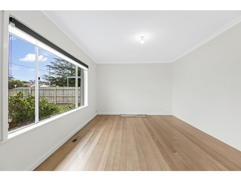 16 Cumming Street, Paynesville VIC 3880