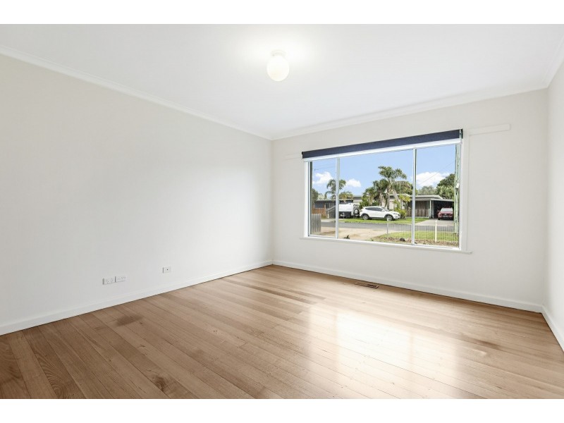 16 Cumming Street, Paynesville VIC 3880