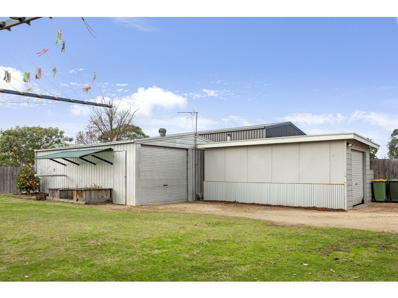 16 Cumming Street, Paynesville VIC 3880