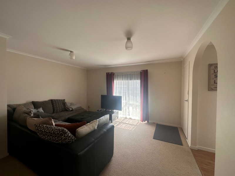 Unit 2/27 Main Road, Paynesville VIC 3880