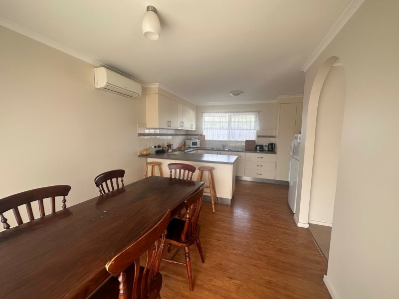 Unit 2/27 Main Road, Paynesville VIC 3880