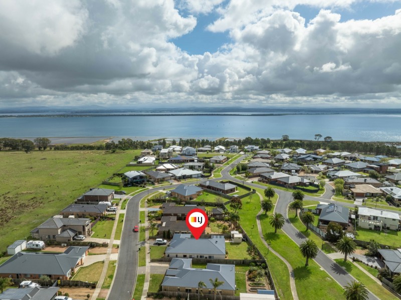 18 Sunset Boulevard, Paynesville VIC 3880