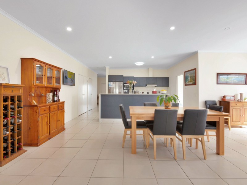 18 Sunset Boulevard, Paynesville VIC 3880