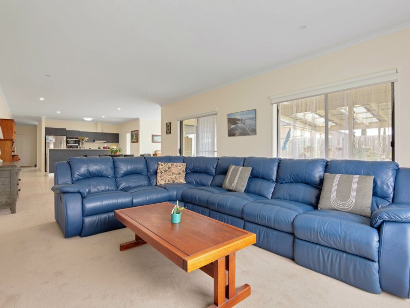 18 Sunset Boulevard, Paynesville VIC 3880