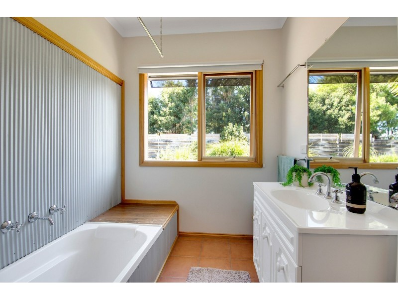 10 & 10A Lake Fair Rise, Newlands Arm VIC 3875