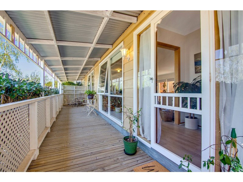 10 & 10A Lake Fair Rise, Newlands Arm VIC 3875