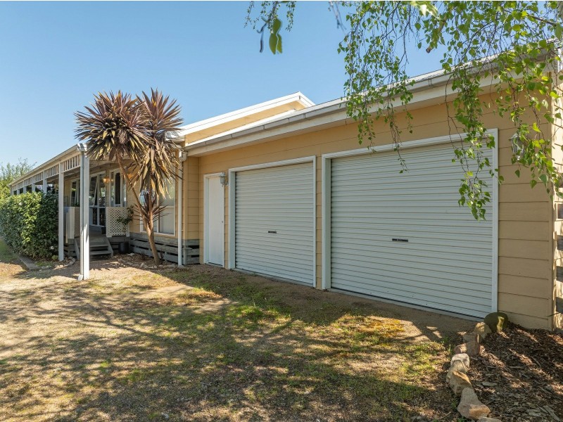10 & 10A Lake Fair Rise, Newlands Arm VIC 3875