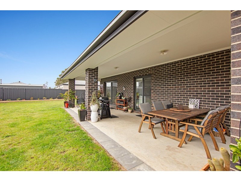 7 Twomey Place, Paynesville VIC 3880