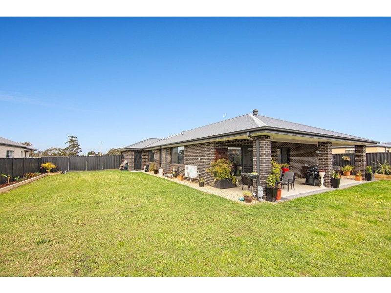 7 Twomey Place, Paynesville VIC 3880