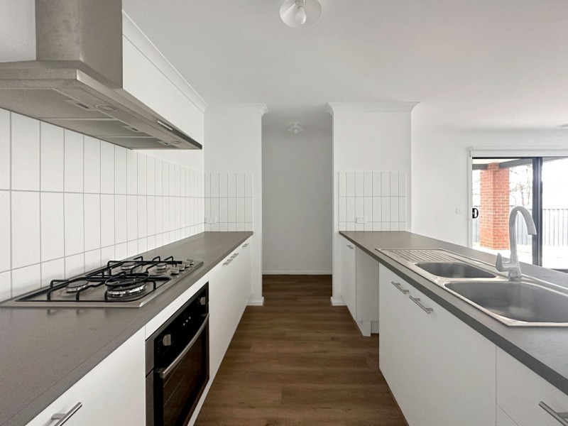 29 Houghton Crescent, Eagle Point VIC 3878