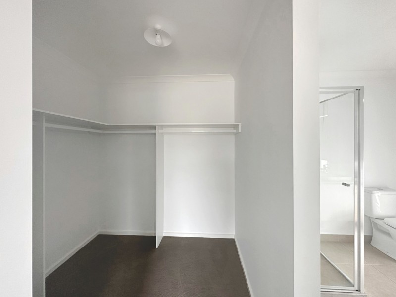 29 Houghton Crescent, Eagle Point VIC 3878