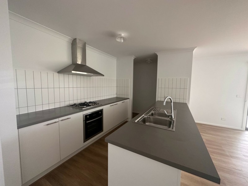 29 Houghton Crescent, Eagle Point VIC 3878