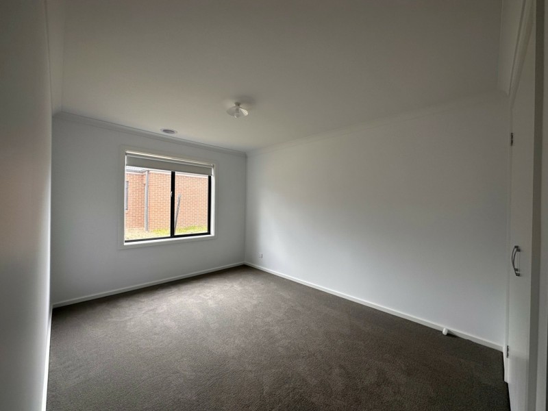 29 Houghton Crescent, Eagle Point VIC 3878
