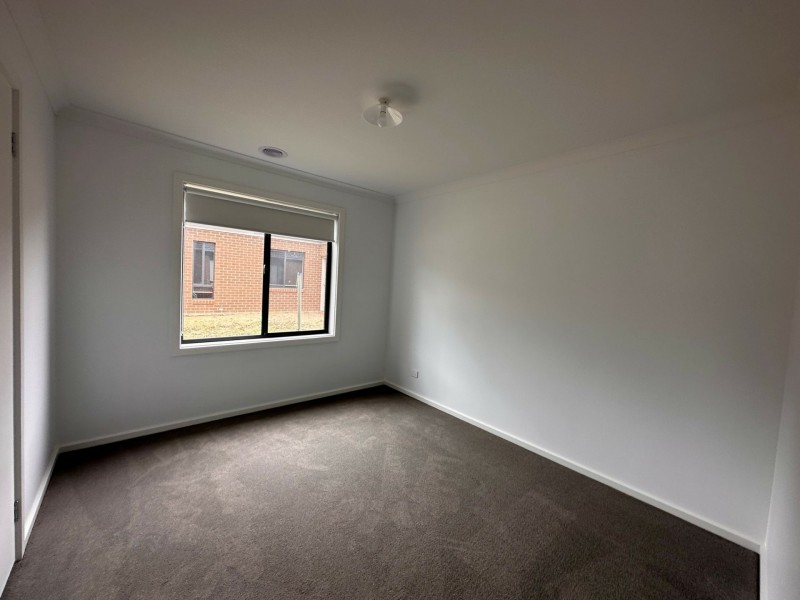 29 Houghton Crescent, Eagle Point VIC 3878