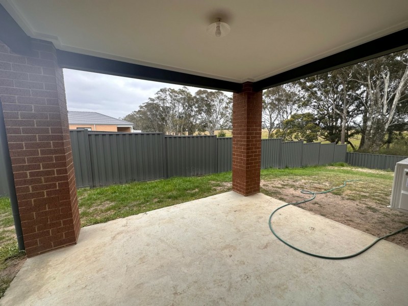 29 Houghton Crescent, Eagle Point VIC 3878