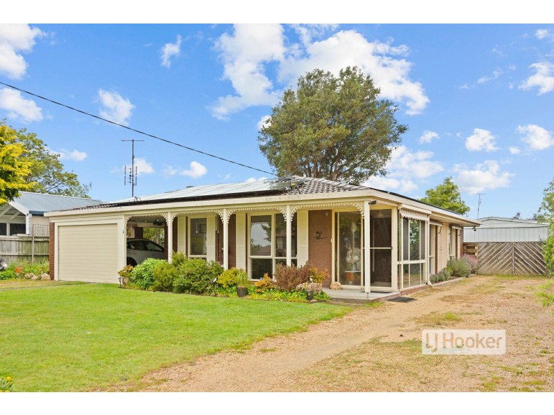 3 Manoora Avenue, Paynesville VIC 3880