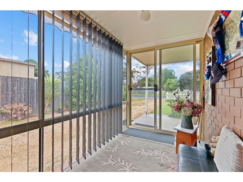 3 Manoora Avenue, Paynesville VIC 3880