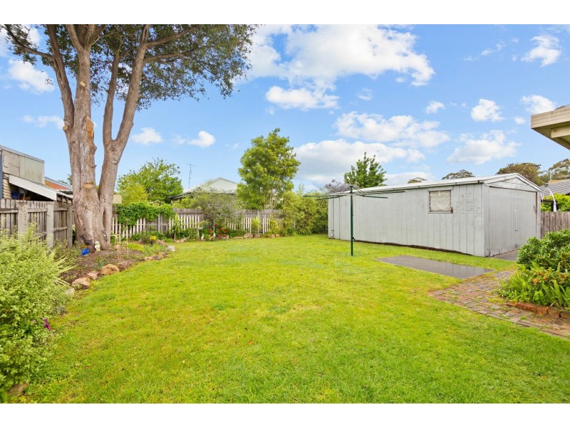 3 Manoora Avenue, Paynesville VIC 3880