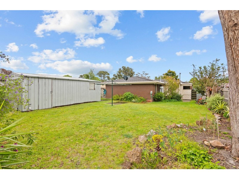 3 Manoora Avenue, Paynesville VIC 3880