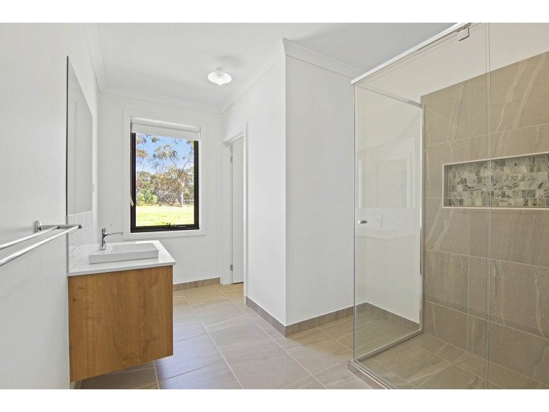 3 Lake Victoria Road, Eagle Point VIC 3878