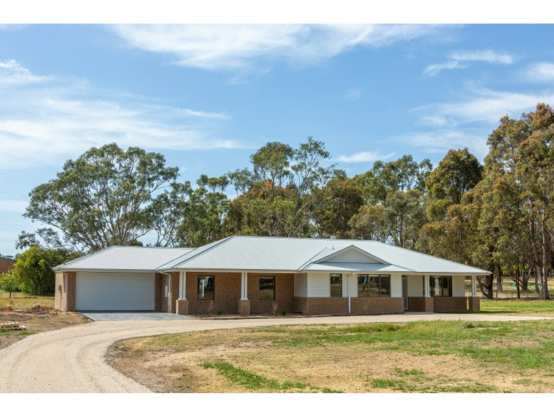 3 Lake Victoria Road, Eagle Point VIC 3878