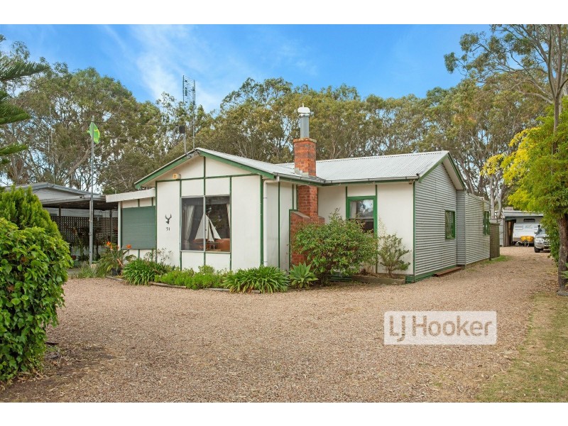 51 Sixth Avenue, Raymond Island VIC 3880