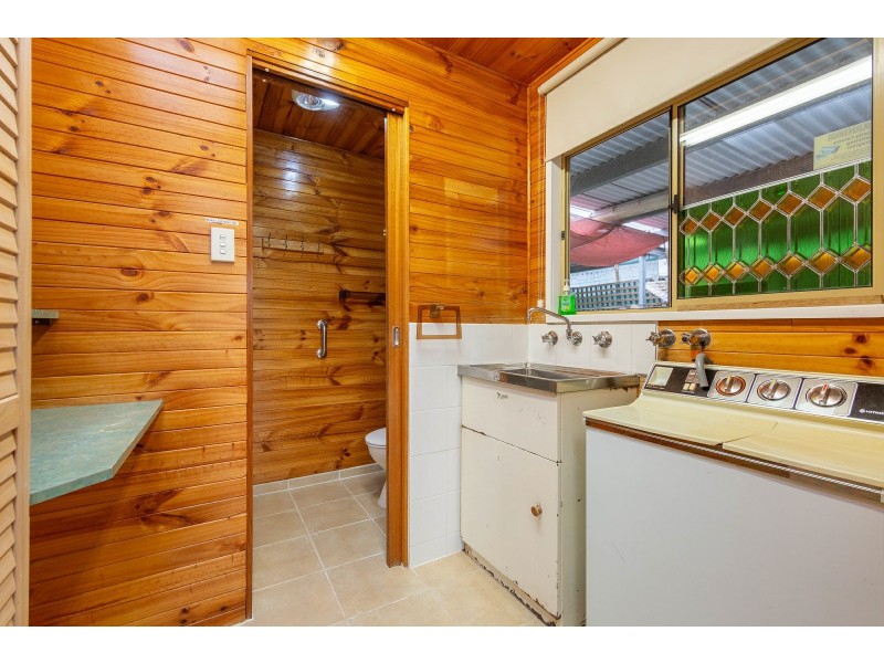 51 Sixth Avenue, Raymond Island VIC 3880