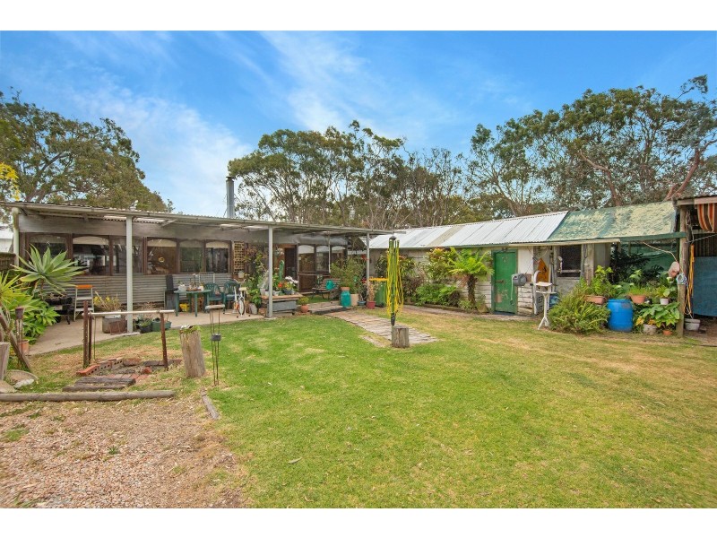 51 Sixth Avenue, Raymond Island VIC 3880