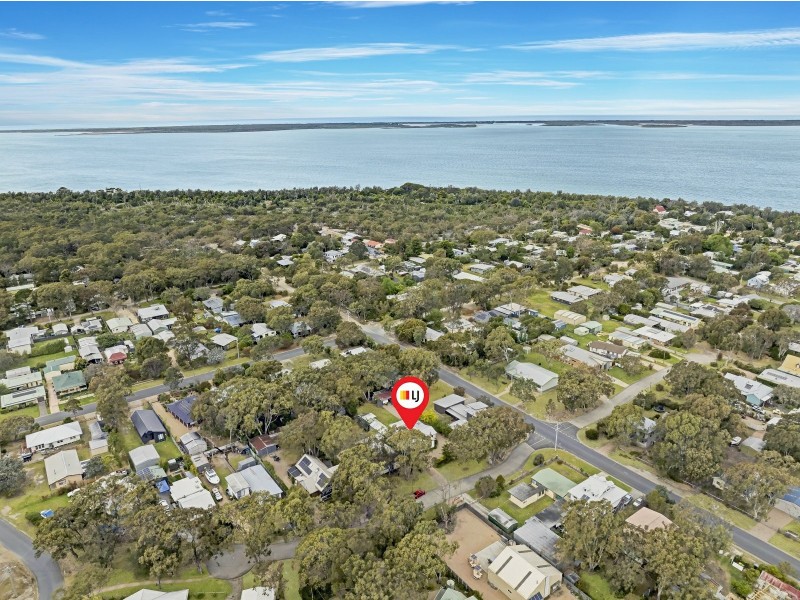 51 Sixth Avenue, Raymond Island VIC 3880