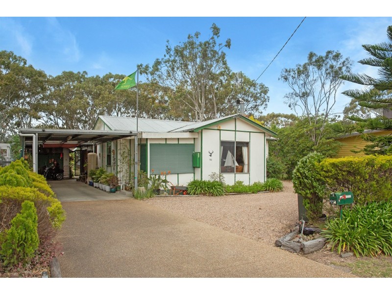 51 Sixth Avenue, Raymond Island VIC 3880