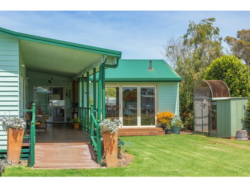 90 Rivermouth Road, Eagle Point VIC 3878