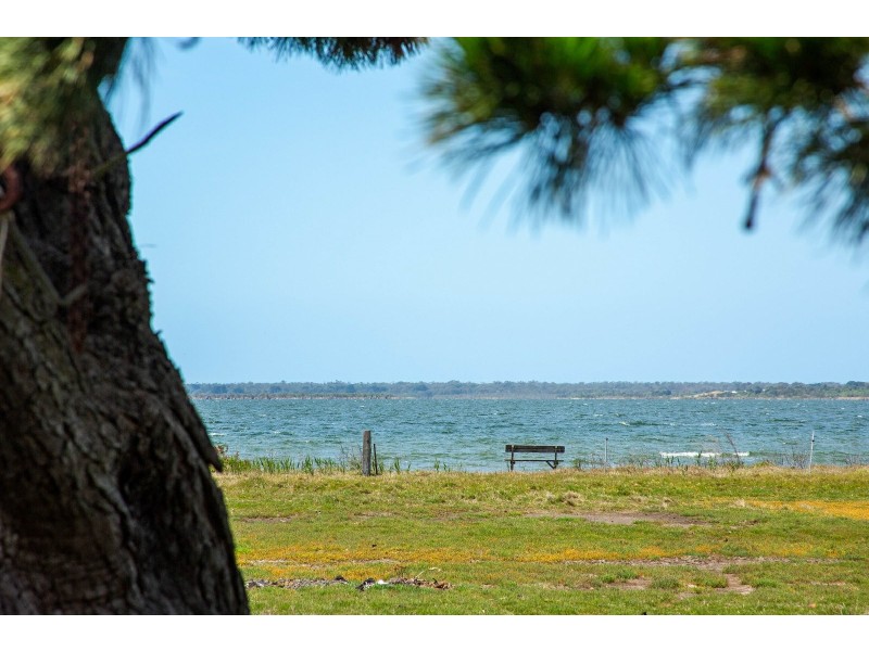 90 Rivermouth Road, Eagle Point VIC 3878