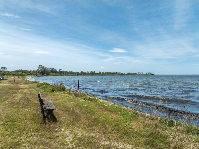 90 Rivermouth Road, Eagle Point VIC 3878
