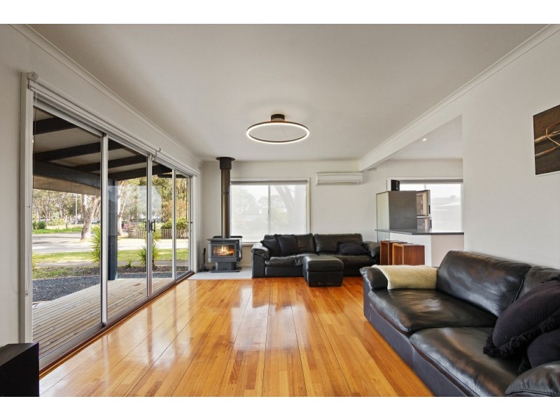 101 Bay Road, Eagle Point VIC 3878