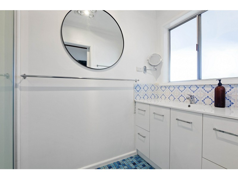 101 Bay Road, Eagle Point VIC 3878