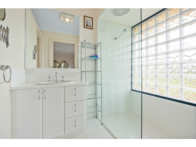 16 Lake Victoria Road, Eagle Point VIC 3878