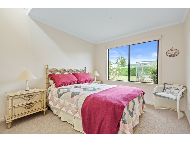 16 Lake Victoria Road, Eagle Point VIC 3878