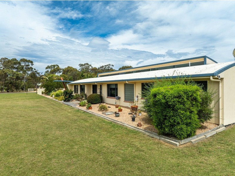 16 Lake Victoria Road, Eagle Point VIC 3878