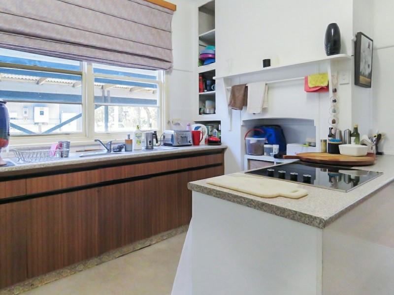 38 Eighth Avenue, Raymond Island VIC 3880