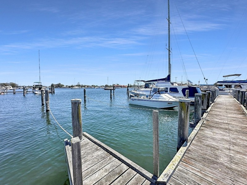 38 Eighth Avenue, Raymond Island VIC 3880