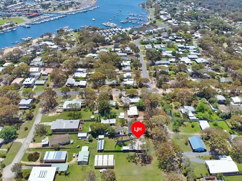 38 Eighth Avenue, Raymond Island VIC 3880