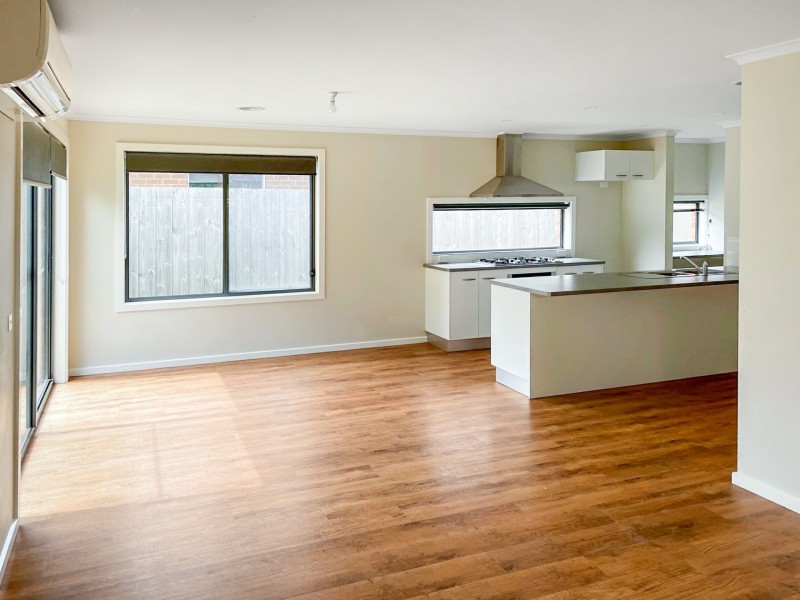 6 Eaton Place, Paynesville VIC 3880