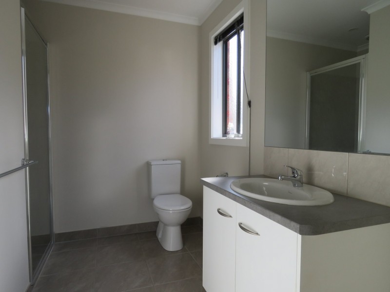 6 Eaton Place, Paynesville VIC 3880